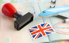 Reino Unido pedirá un permiso electrónico a los turistas de la UE en 2025 reino unido